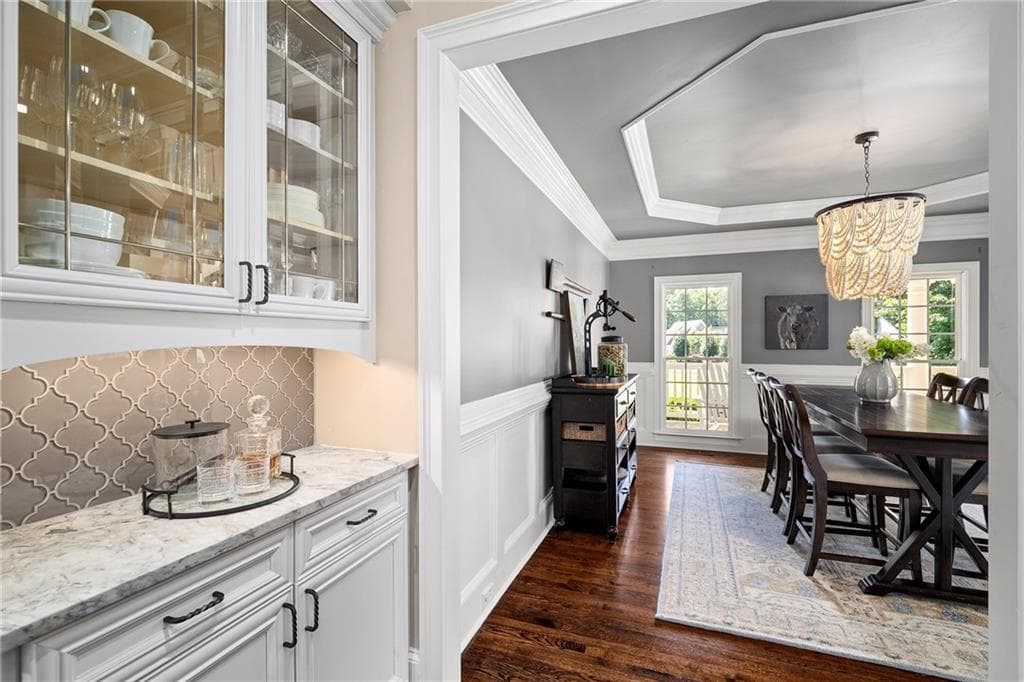 6 bedroom, 9 bathroom, 7,554 sq ft single family residence under contract at 240 Pembrook Place, Roswell, GA 30075 — photo 9
