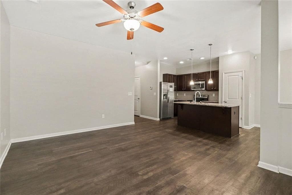 3 bedroom, 3 bathroom, 1,644 sq ft single family residence for sale at 165 Southwind Circle, Newnan, GA 30265 — photo 5