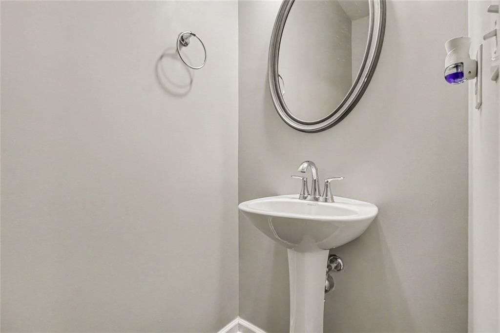 3 bedroom, 3 bathroom, 1,644 sq ft single family residence for sale at 165 Southwind Circle, Newnan, GA 30265 — photo 9