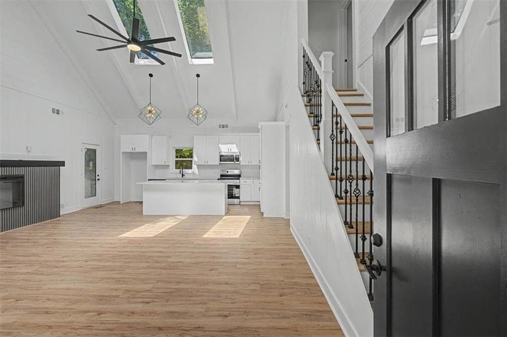 3 bedroom, 2 bathroom, 1,470 sq ft single family residence for sale at 1741 Lucy Drive, Kennesaw, GA 30152 — photo 8