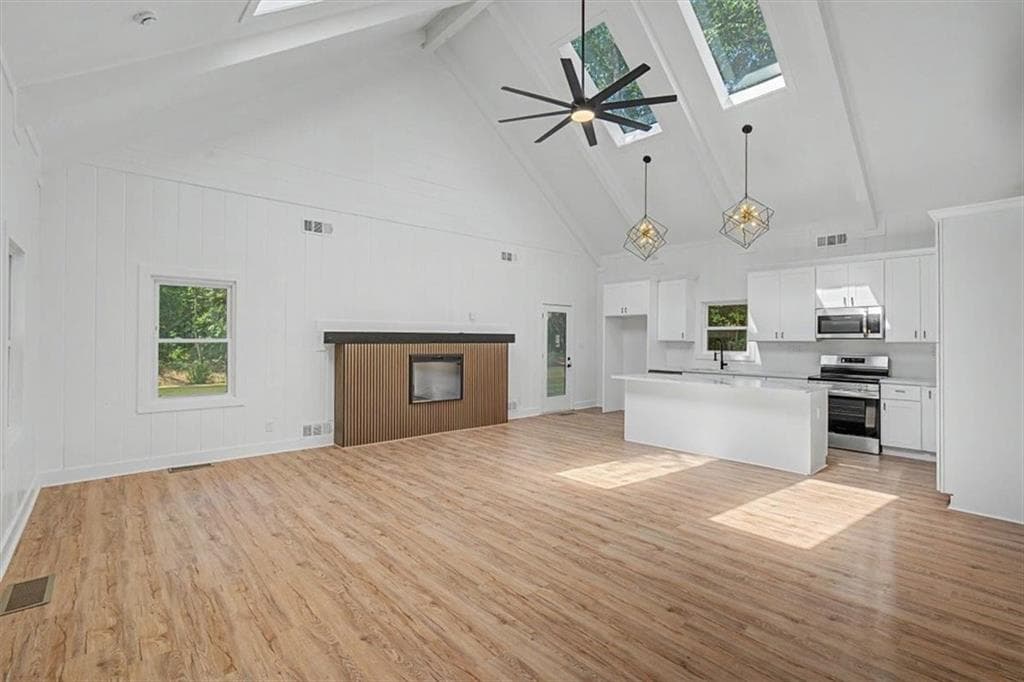 3 bedroom, 2 bathroom, 1,470 sq ft single family residence for sale at 1741 Lucy Drive, Kennesaw, GA 30152 — photo 10