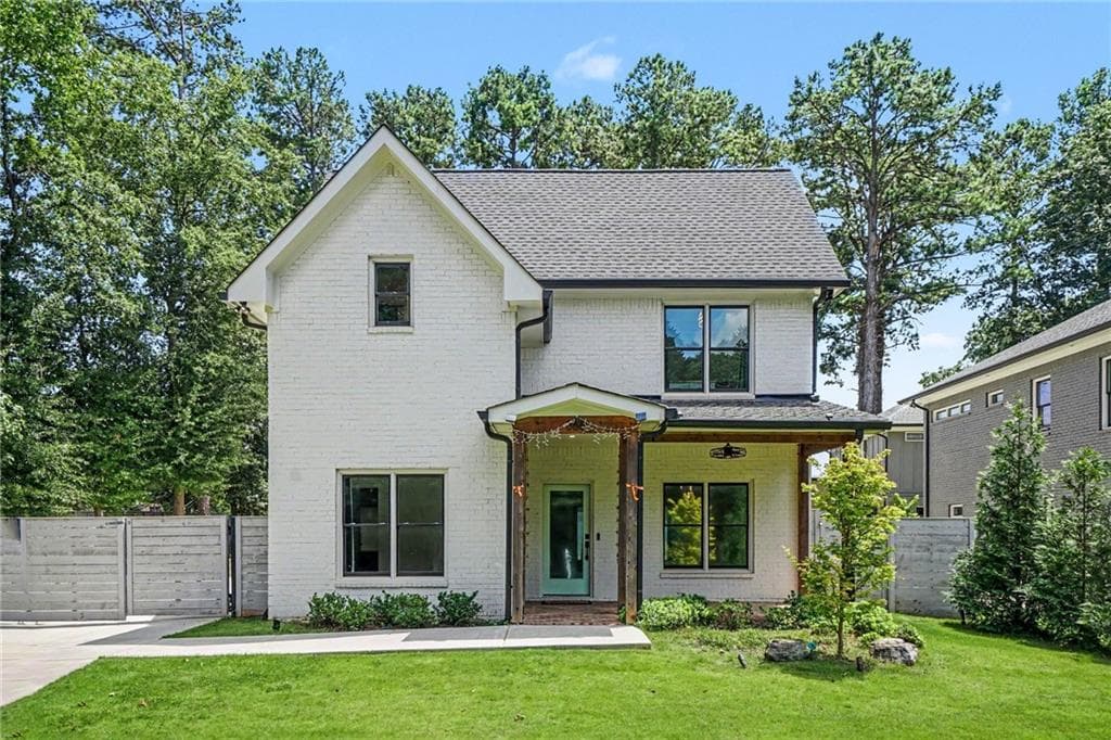 5 bedroom, 5 bathroom, 3,535 sq ft single family residence for sale at 866 Nottingham Drive, Avondale Estates, GA 30002 — photo 2