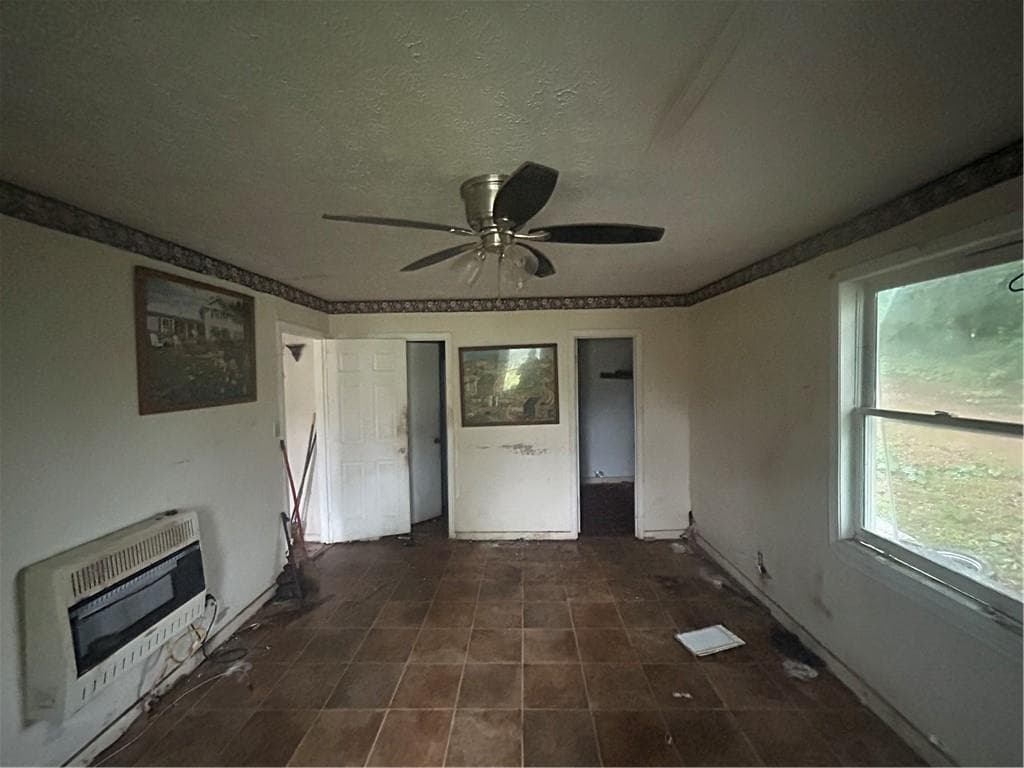 3 bedroom, 1 bathroom, 1,120 sq ft single family residence under contract at 211 W Mulberry Street, LaGrange, GA 30240 — photo 7