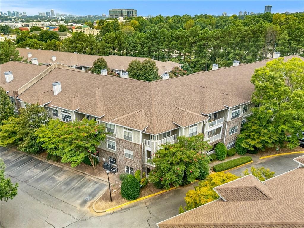 2 bedroom, 2 bathroom, 1,130 sq ft condominium for sale at 2700 Pine Tree Road 1308, Atlanta, GA 30324