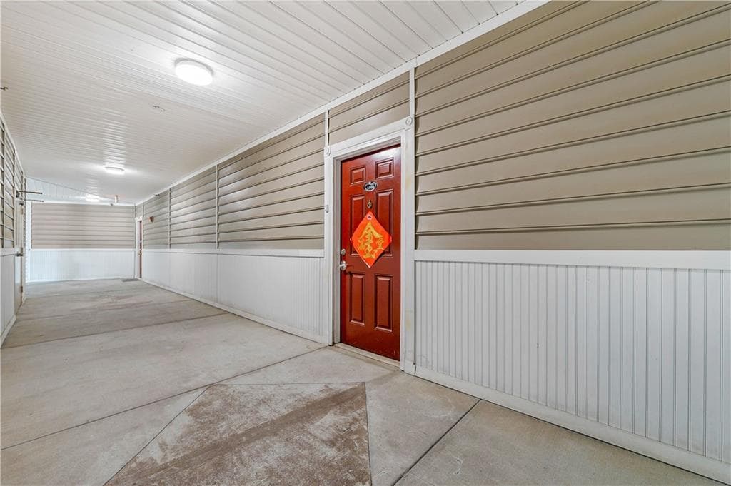 2 bedroom, 2 bathroom, 1,130 sq ft condominium for sale at 2700 Pine Tree Road 1308, Atlanta, GA 30324 — photo 3