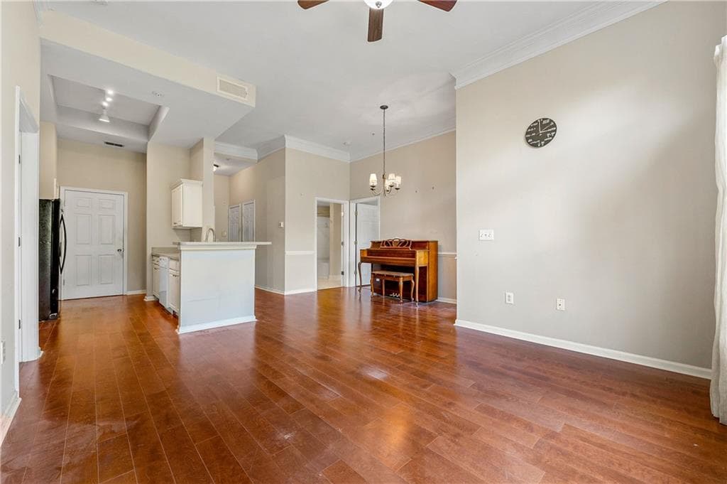 2 bedroom, 2 bathroom, 1,130 sq ft condominium for sale at 2700 Pine Tree Road 1308, Atlanta, GA 30324 — photo 8