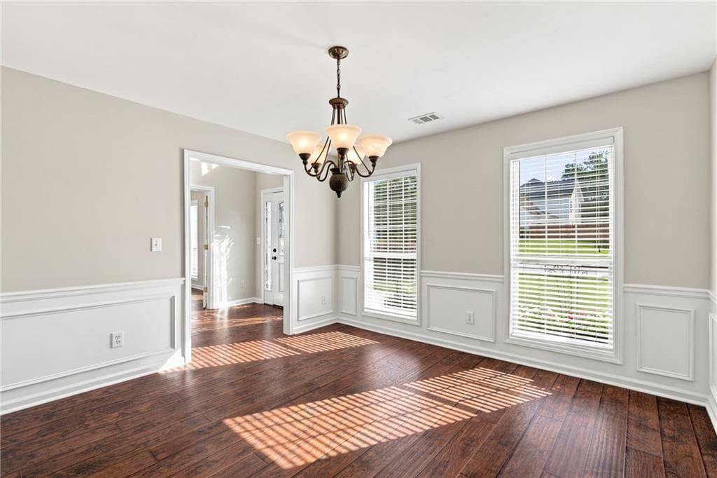 4 bedroom, 3 bathroom, 2,772 sq ft single family residence under contract at 3845 Brushy Wood Court, Loganville, GA 30052 — photo 9