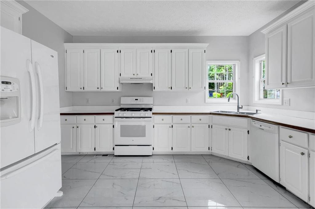 3 bedroom, 3 bathroom, 2,123 sq ft single family residence for rent at 1722 Brandon Lee Way, Marietta, GA 30008 for $2,400 a month — photo 10