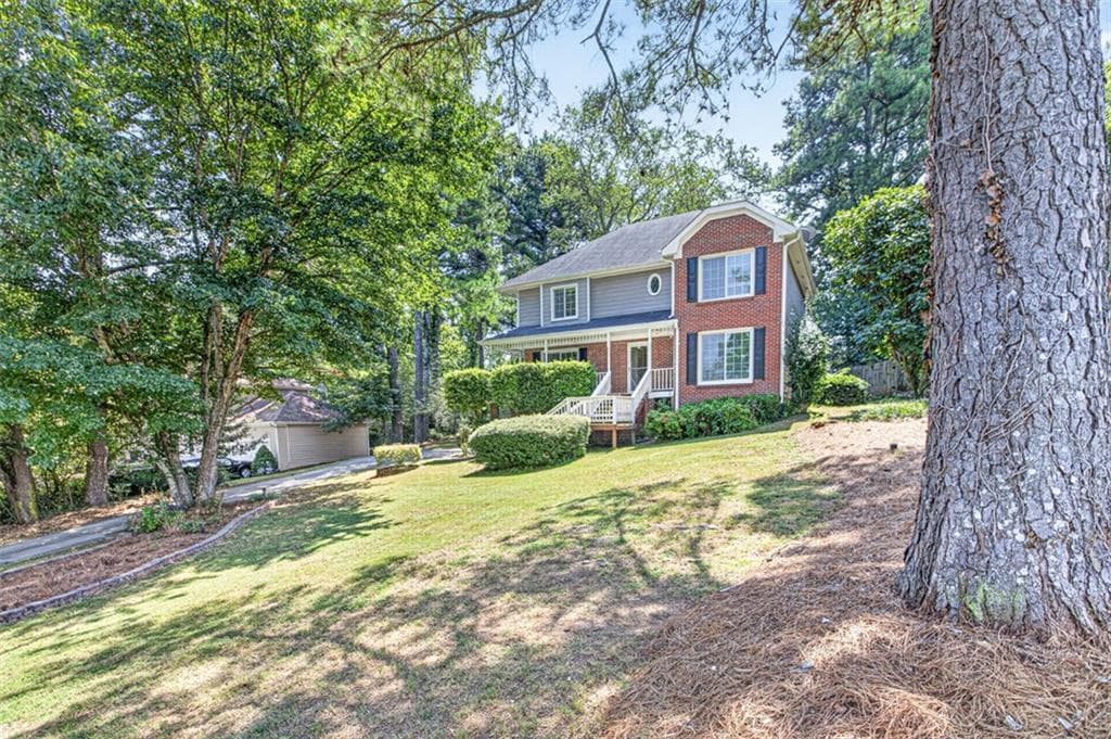 3 bedroom, 3 bathroom, 2,780 sq ft single family residence for sale at 540 Clear Lake Lane, Suwanee, GA 30024 — photo 4