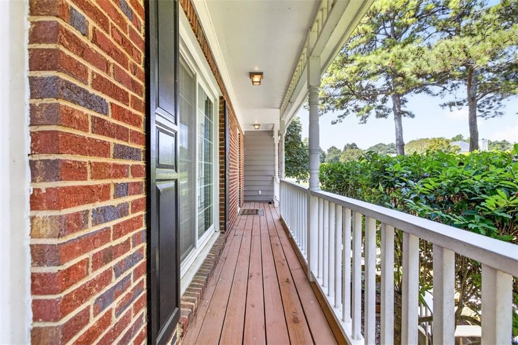 3 bedroom, 3 bathroom, 2,780 sq ft single family residence for sale at 540 Clear Lake Lane, Suwanee, GA 30024 — photo 5
