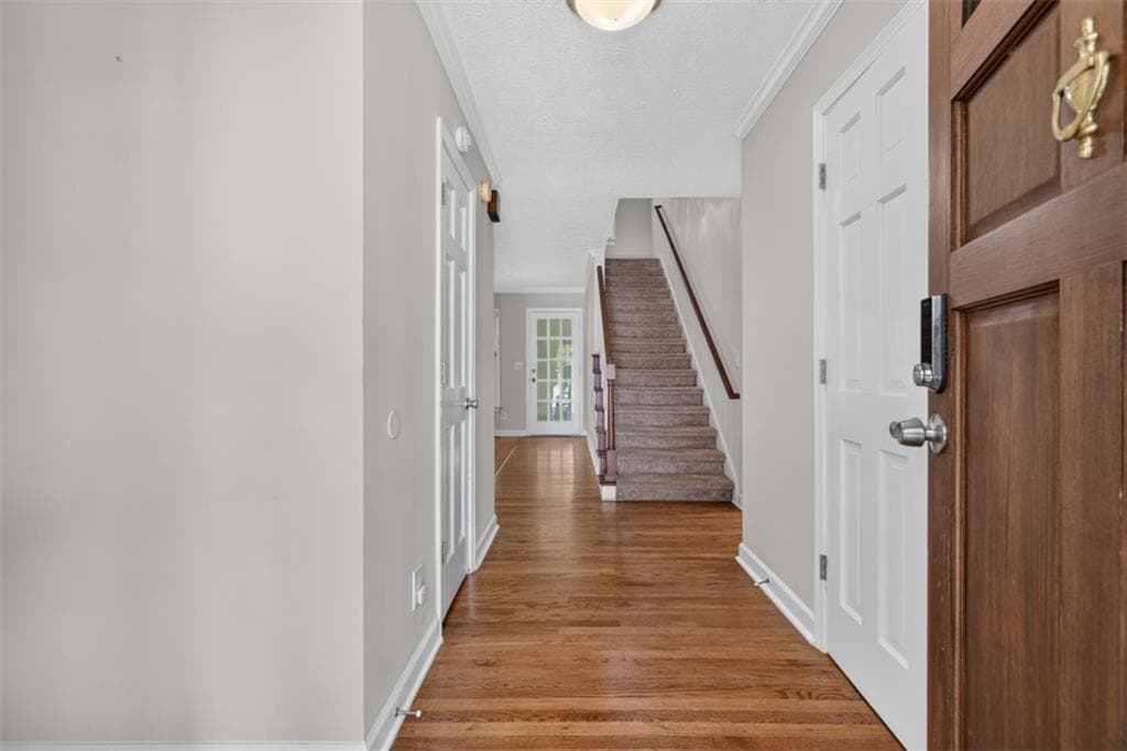 3 bedroom, 3 bathroom, 2,780 sq ft single family residence for sale at 540 Clear Lake Lane, Suwanee, GA 30024 — photo 9