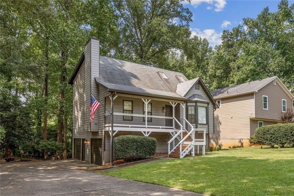 3 bedroom, 4 bathroom, 2,092 sq ft single family residence for sale at 1798 Trophy Drive, Marietta, GA 30062 — photo 2