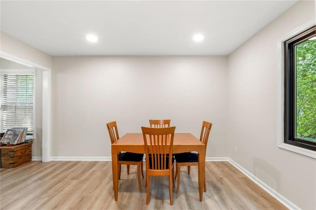 3 bedroom, 4 bathroom, 2,092 sq ft single family residence for sale at 1798 Trophy Drive, Marietta, GA 30062 — photo 8