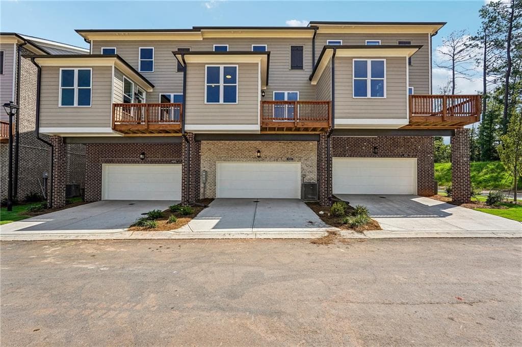 3 bedroom, 4 bathroom, 2,201 sq ft townhouse for sale at 4573 Deanston Court 390, Peachtree Corners, GA 30092 — photo 6