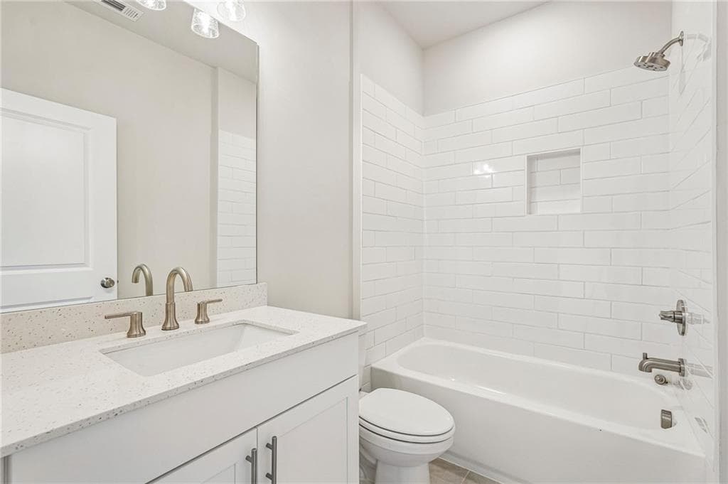 3 bedroom, 4 bathroom, 2,201 sq ft townhouse for sale at 4573 Deanston Court 390, Peachtree Corners, GA 30092 — photo 10