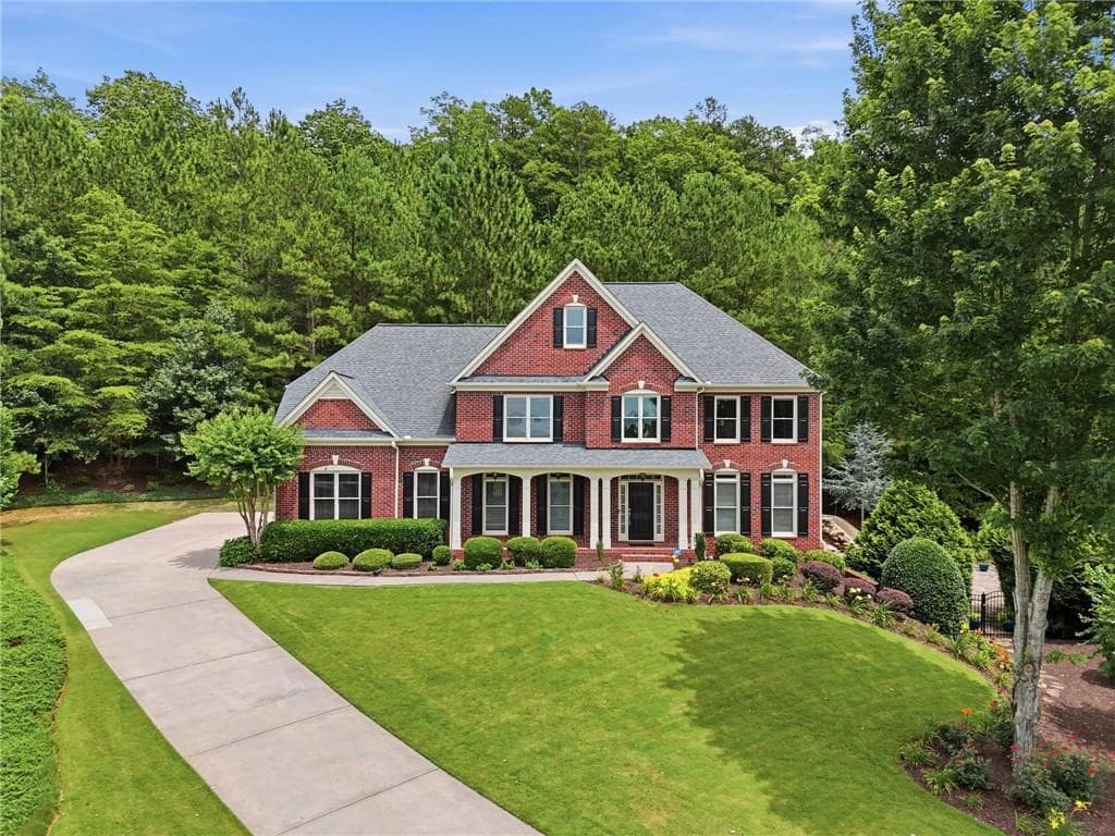 5 bedroom, 5 bathroom, 4,217 sq ft single family residence for sale at 4305 Ashworth Dr, Cumming, GA 30040 — photo 2