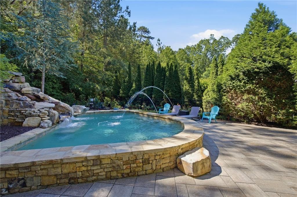 5 bedroom, 5 bathroom, 4,217 sq ft single family residence for sale at 4305 Ashworth Dr, Cumming, GA 30040 — photo 4