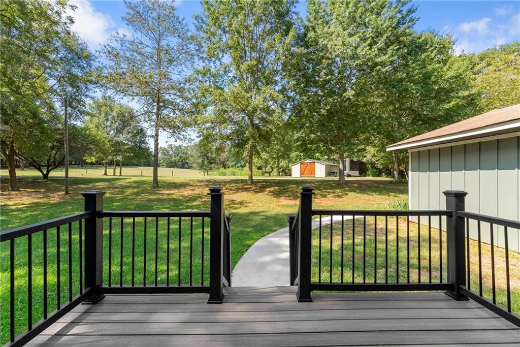 4 bedroom, 3 bathroom, 3,328 sq ft single family residence under contract at 1556 Fred Goss Road, Danielsville, GA 30633 — photo 3
