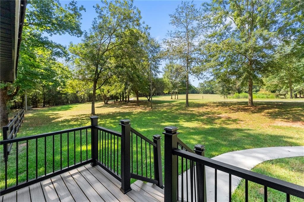 4 bedroom, 3 bathroom, 3,328 sq ft single family residence under contract at 1556 Fred Goss Road, Danielsville, GA 30633 — photo 4