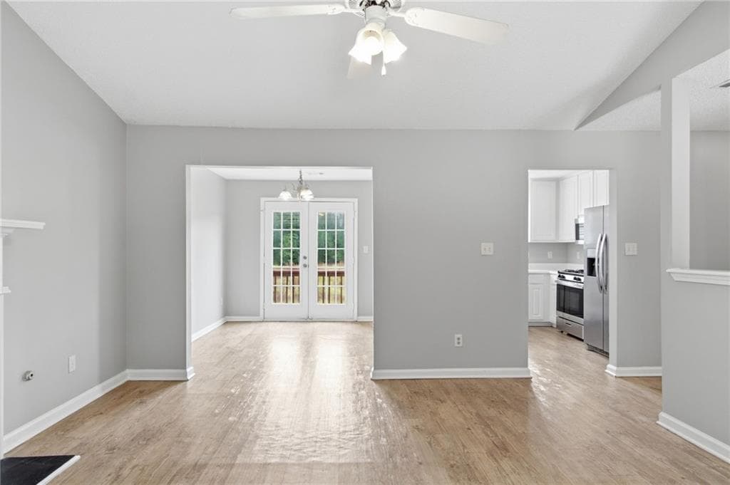 3 bedroom, 2 bathroom, 1,990 sq ft single family residence under contract at 445 Buffington Drive, Union City, GA 30291 — photo 3