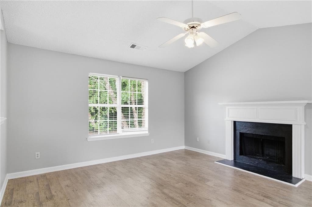 3 bedroom, 2 bathroom, 1,990 sq ft single family residence under contract at 445 Buffington Drive, Union City, GA 30291 — photo 8