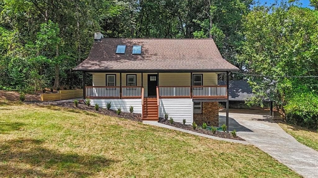 3 bedroom, 2 bathroom, 1,470 sq ft single family residence for sale at 1741 Lucy Drive, Kennesaw, GA 30152 — photo 1 of 57