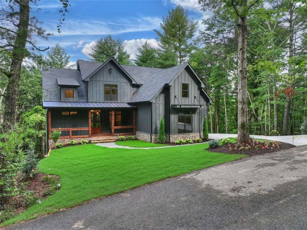4 bedroom, 4 bathroom, 3,665 sq ft single family residence for sale at 291 Aspen Avenue, Ellijay, GA 30536 — photo 2