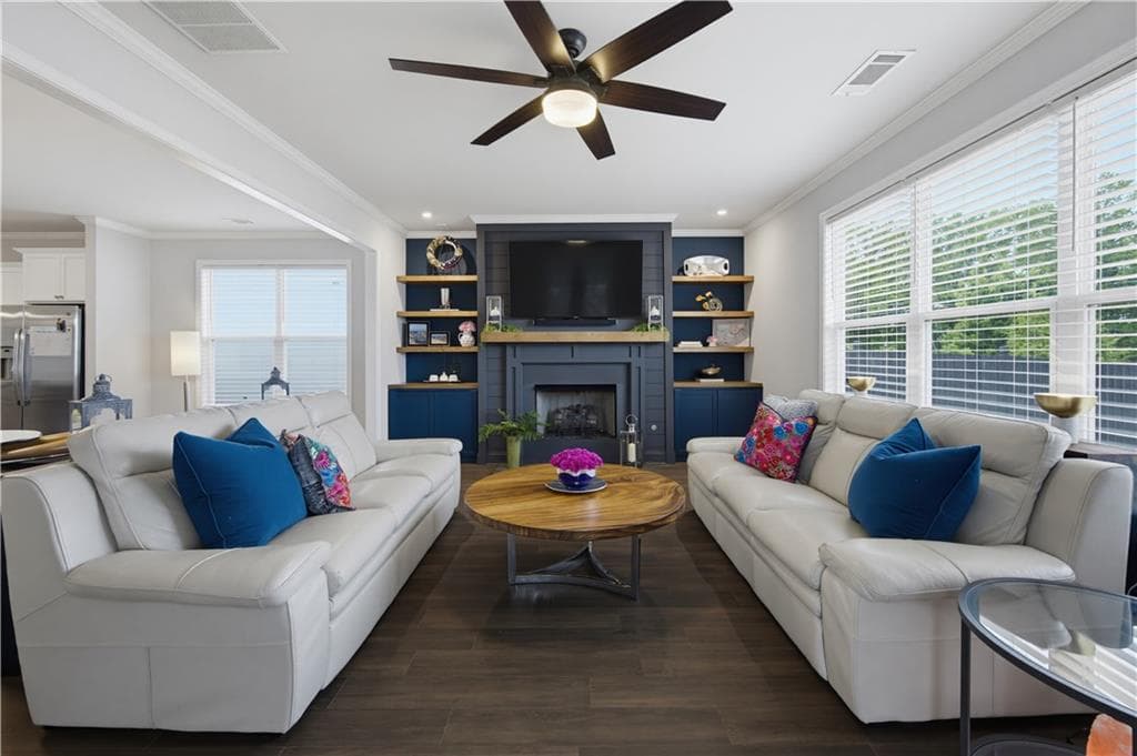 4 bedroom, 3 bathroom, 2,771 sq ft single family residence under contract at 5115 Park Haven Drive, Flowery Branch, GA 30542 — photo 2