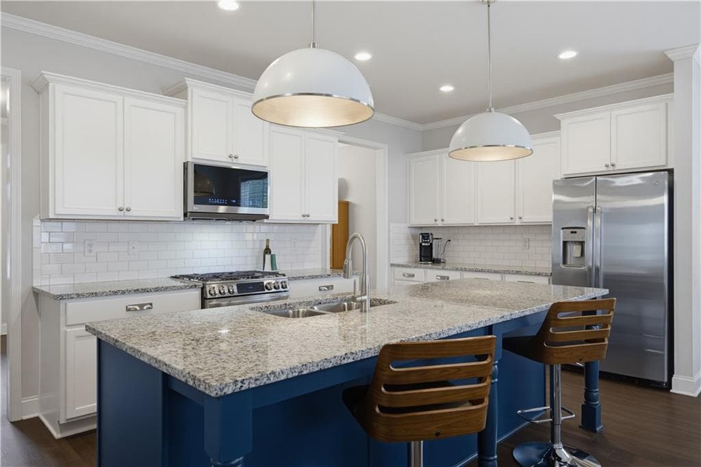 4 bedroom, 3 bathroom, 2,771 sq ft single family residence under contract at 5115 Park Haven Drive, Flowery Branch, GA 30542 — photo 3