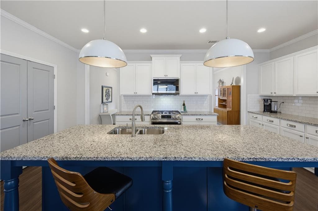 4 bedroom, 3 bathroom, 2,771 sq ft single family residence under contract at 5115 Park Haven Drive, Flowery Branch, GA 30542 — photo 7