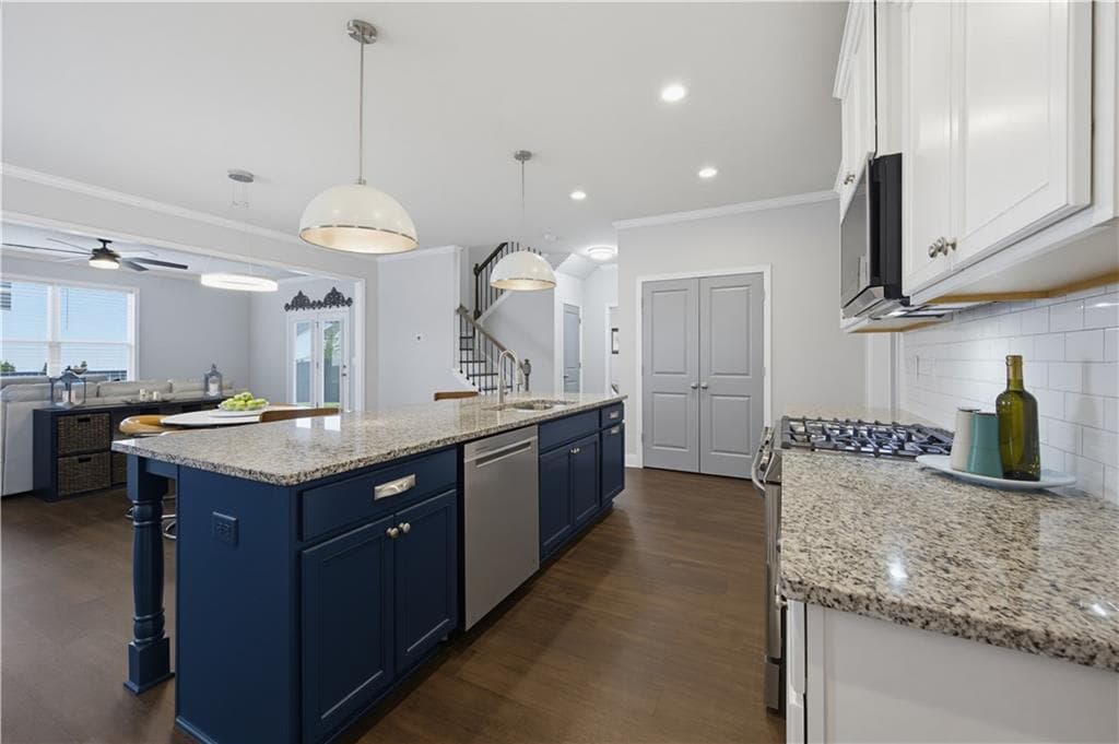 4 bedroom, 3 bathroom, 2,771 sq ft single family residence under contract at 5115 Park Haven Drive, Flowery Branch, GA 30542 — photo 8
