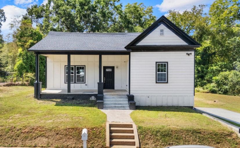 5 bedroom, 3 bathroom, 2,700 sq ft single family residence for sale at 13 N Blanche Avenue, Rome, GA 30161 — photo 2