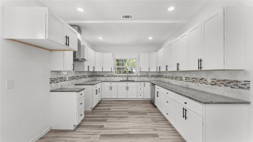 5 bedroom, 3 bathroom, 2,700 sq ft single family residence for sale at 13 N Blanche Avenue, Rome, GA 30161 — photo 9
