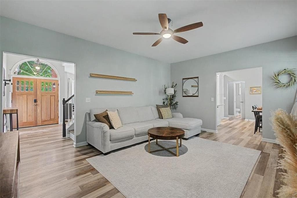 5 bedroom, 3 bathroom, 2,350 sq ft single family residence under contract at 706 Chanson Drive, Marietta, GA 30064 — photo 10