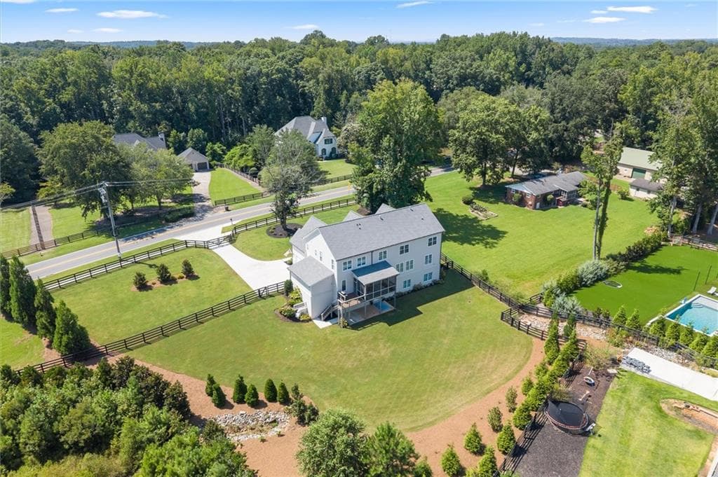 5 bedroom, 5 bathroom, 4,526 sq ft single family residence for sale at 12720 Etris Road, Roswell, GA 30075 — photo 5