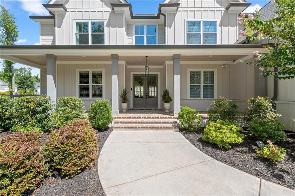 5 bedroom, 5 bathroom, 4,526 sq ft single family residence for sale at 12720 Etris Road, Roswell, GA 30075 — photo 3