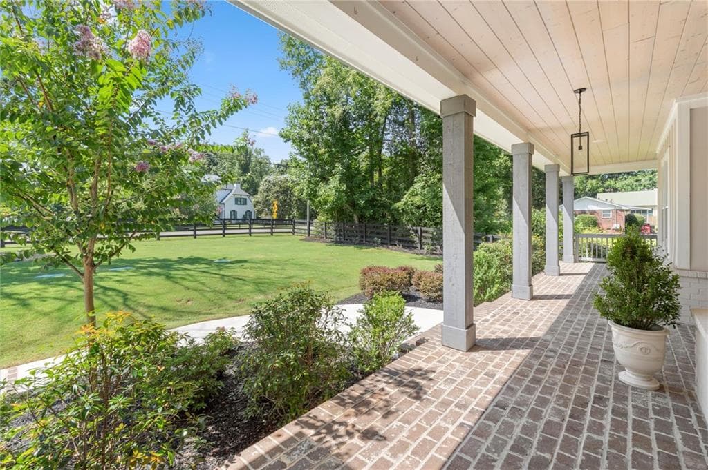 5 bedroom, 5 bathroom, 4,526 sq ft single family residence for sale at 12720 Etris Road, Roswell, GA 30075 — photo 6