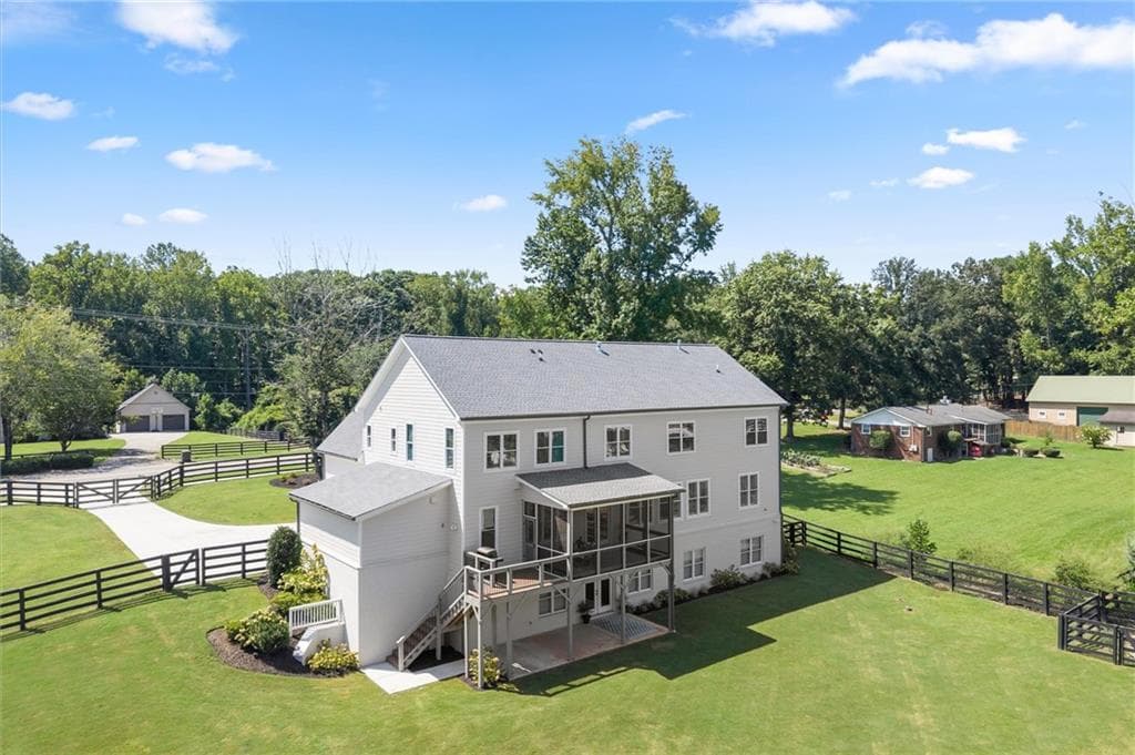 5 bedroom, 5 bathroom, 4,526 sq ft single family residence for sale at 12720 Etris Road, Roswell, GA 30075 — photo 4