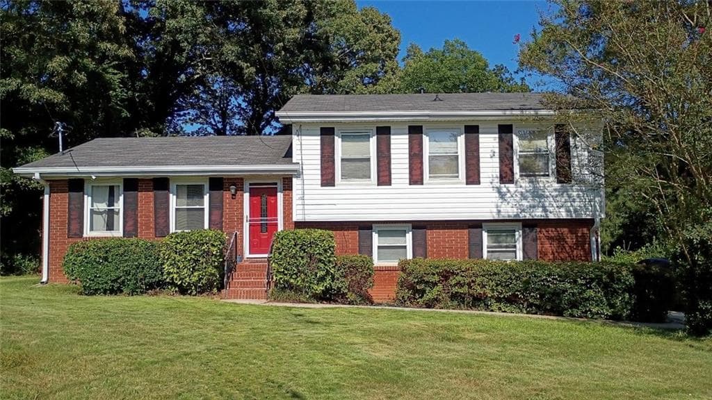3 bedroom, 2 bathroom, 1,608 sq ft single family residence under contract at 6556 Wendell Circle, Morrow, GA 30281