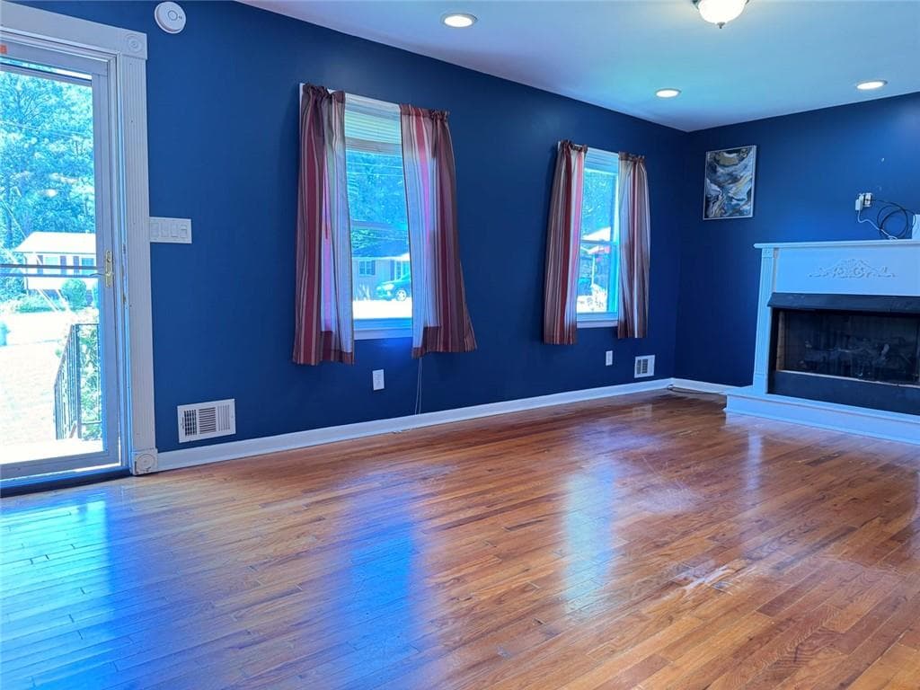 3 bedroom, 2 bathroom, 1,608 sq ft single family residence under contract at 6556 Wendell Circle, Morrow, GA 30281 — photo 2