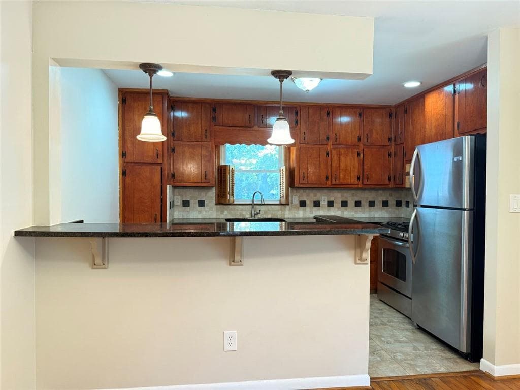 3 bedroom, 2 bathroom, 1,608 sq ft single family residence under contract at 6556 Wendell Circle, Morrow, GA 30281 — photo 10