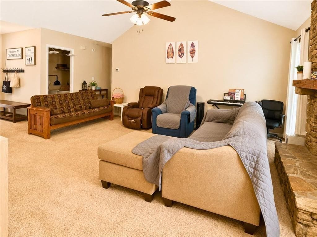 3 bedroom, 2 bathroom, 1,986 sq ft single family residence for sale at 2978 Trotters View Way, Snellville, GA 30039 — photo 10