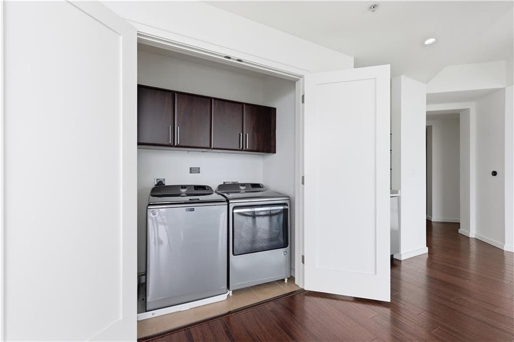 2 bedroom, 3 bathroom, 1,932 sq ft condominium for sale at 3325 Piedmont Road 2702, Atlanta, GA 30305 — photo 8
