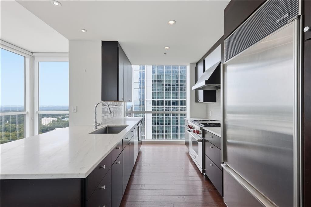 2 bedroom, 3 bathroom, 1,932 sq ft condominium for sale at 3325 Piedmont Road 2702, Atlanta, GA 30305 — photo 5