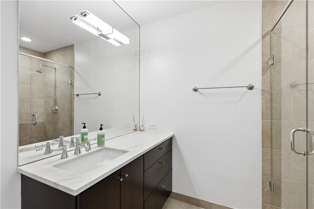 2 bedroom, 3 bathroom, 1,932 sq ft condominium for sale at 3325 Piedmont Road 2702, Atlanta, GA 30305 — photo 10