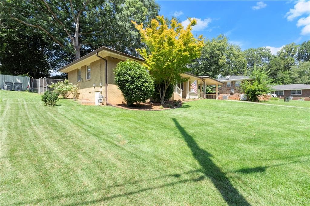 3 bedroom, 2 bathroom, 1,336 sq ft single family residence for sale at 371 North Avenue, Hapeville, GA 30354 — photo 2