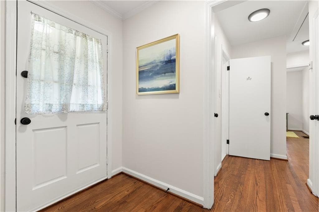 3 bedroom, 2 bathroom, 1,336 sq ft single family residence for sale at 371 North Avenue, Hapeville, GA 30354 — photo 5