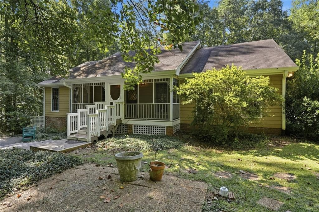 3 bedroom, 2 bathroom, 1,630 sq ft single family residence for sale at 724 Clarke Trail, Dacula, GA 30019 — photo 3