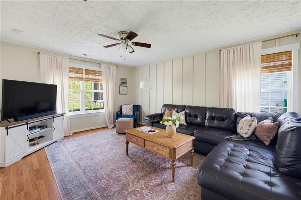 3 bedroom, 3 bathroom, 1,984 sq ft single family residence under contract at 341 Westminster Drive, Canton, GA 30114 — photo 7