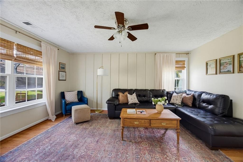 3 bedroom, 3 bathroom, 1,984 sq ft single family residence under contract at 341 Westminster Drive, Canton, GA 30114 — photo 8
